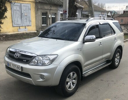 Toyota Fortuner 2006 года