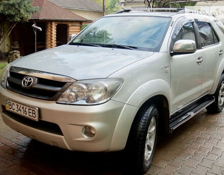 Toyota Fortuner 2007 года