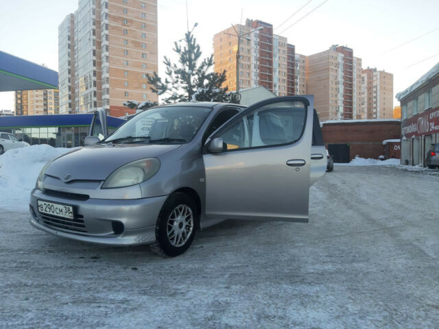 Toyota Funcargo 2002 года