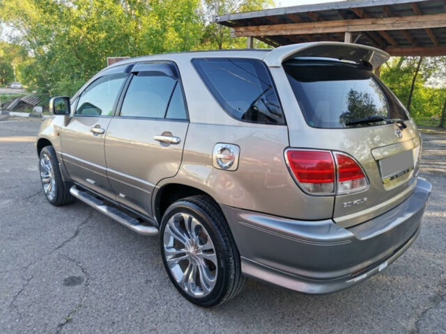 Toyota Harrier 1999 року