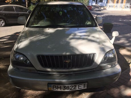 Toyota Harrier 1998 року