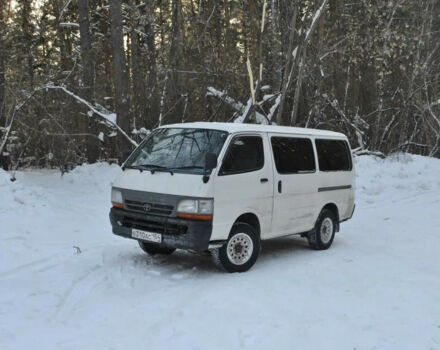 Toyota Hiace 2003 года