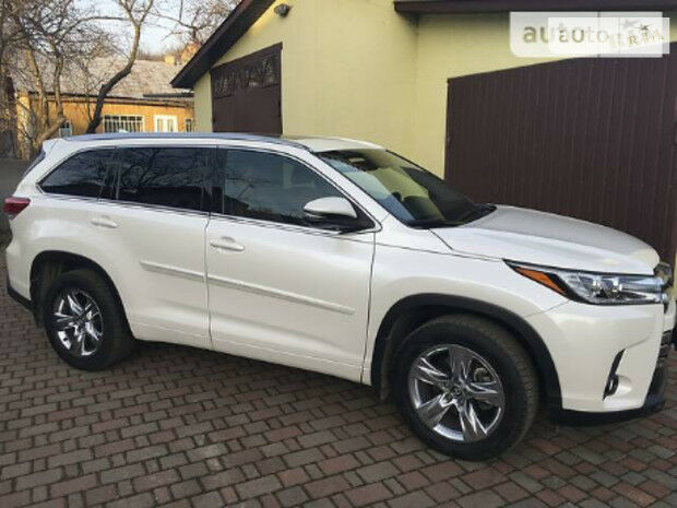 Toyota Highlander 2017 року