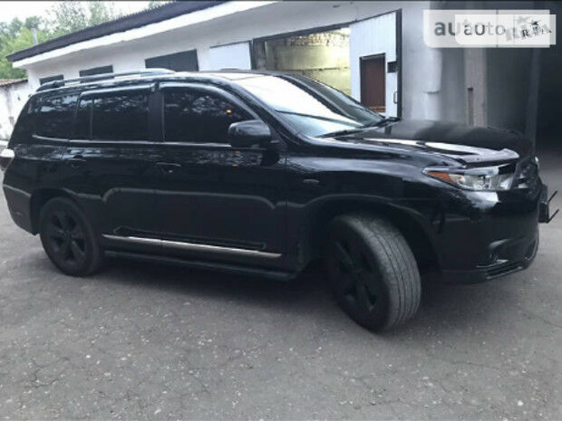 Toyota Highlander 2011 року