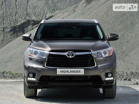 Тойота Хайлендер 2005 года Toyota Highlander 2005 года