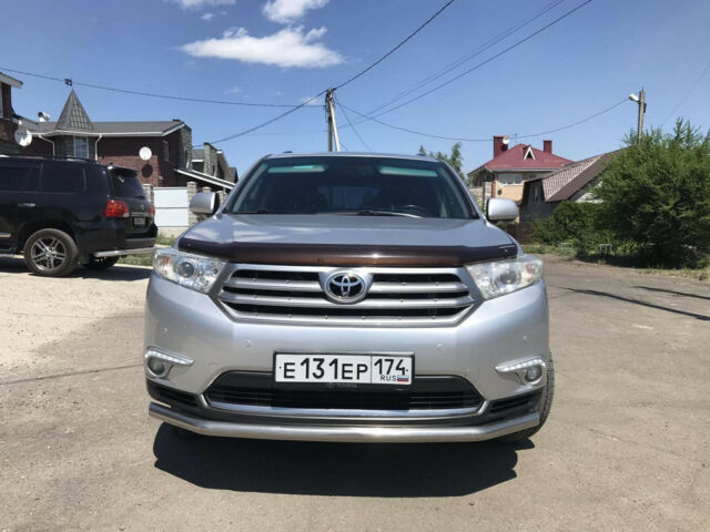 Toyota Highlander 2011 року