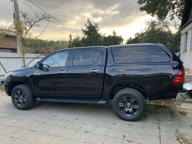 Toyota Hilux 2020 года