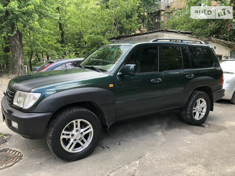 Toyota Land Cruiser 100 2001 року