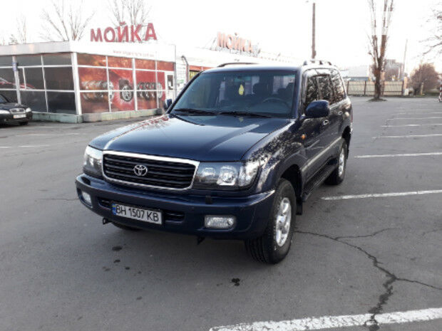 Toyota Land Cruiser 100 1998 года