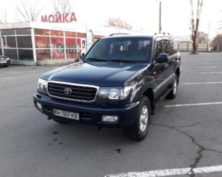 Фото на отзыв с оценкой 4.2 о Toyota Land Cruiser 100 1998 году выпуска от автора "Роман" с текстом: Надёжный внедорожник, конструкция автомобиля продумана идеально. Ремонт стоит недорого, детали то...