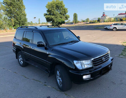 Фото на відгук з оцінкою 4.8   про авто Toyota Land Cruiser 100 2003 року випуску від автора “Андрей” з текстом: Тачка огонь. Альтернатив в его классе нету. Проходимость сумасшедшая. В городе ям и бордюров не з...