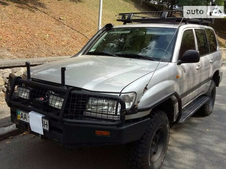 Toyota Land Cruiser 105 2005 года