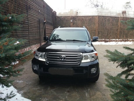 Тойота Ленд Крузер 200 2013 року Toyota Land Cruiser 200 2013 року