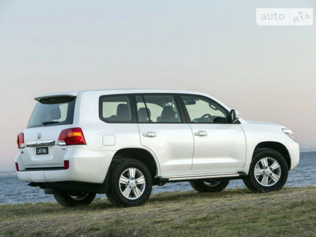 Toyota Land Cruiser 200 2009 года