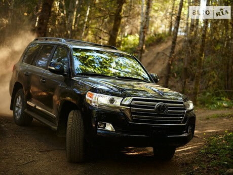 Toyota Land Cruiser 200 2011 года