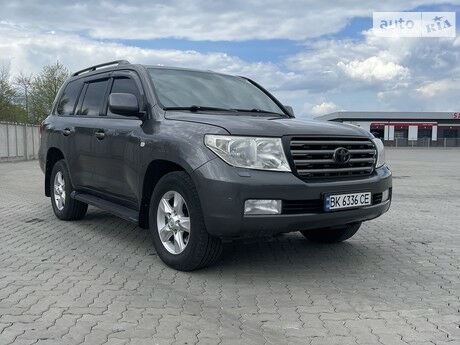 Тойота Ленд Крузер 200 2008 року Toyota Land Cruiser 200 2008 року