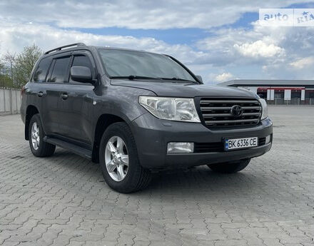 Toyota Land Cruiser 200 2008 года