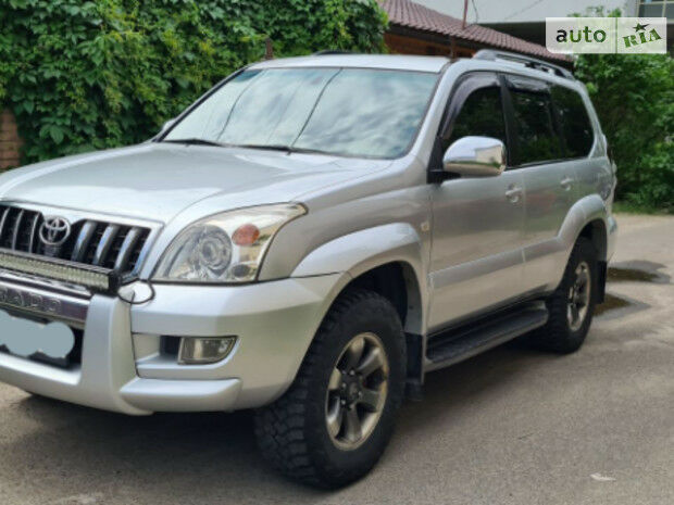 Toyota Land Cruiser Prado 120 2006 года