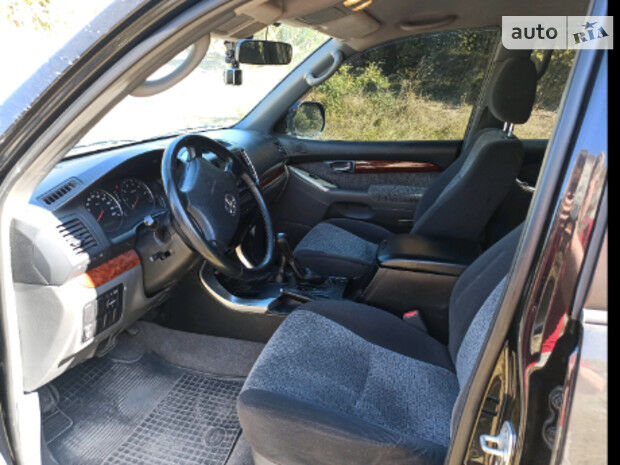 Тойота Ленд Крузер Прадо 120 2006 года Toyota Land Cruiser Prado 120 2006 года