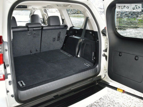 Тойота Ленд Крузер Прадо 2010 року Toyota Land Cruiser Prado 2010 року