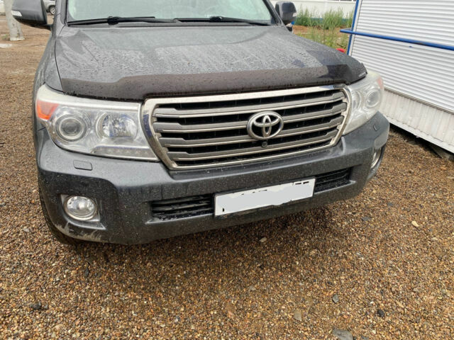 Toyota Land Cruiser 2013 року