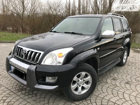 Тойота Ленд Крузер 2005 року Toyota Land Cruiser 2005 року