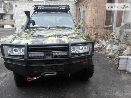 Тойота Ленд Крузер 1990 року Toyota Land Cruiser 1990 року