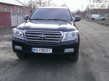 Тойота Ленд Крузер 2010 року Toyota Land Cruiser 2010 року