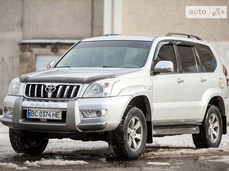Тойота Ленд Крузер 2004 года Toyota Land Cruiser 2004 года
