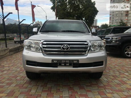 Toyota Land Cruiser 2011 року