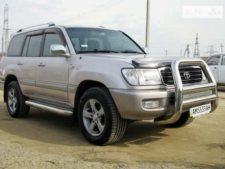 Тойота Ленд Крузер 2000 года Toyota Land Cruiser 2000 года