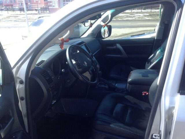 Toyota Land Cruiser 2011 года