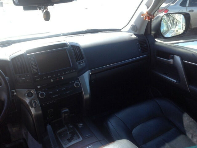 Toyota Land Cruiser 2011 года