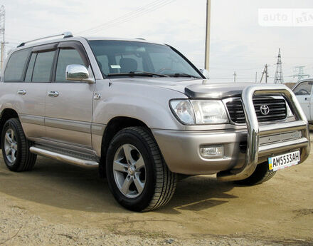 Toyota Land Cruiser 2000 року