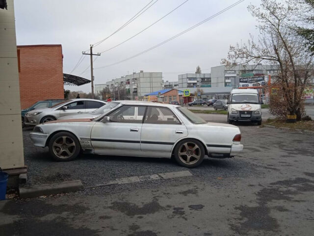 Toyota Mark II 1990 року