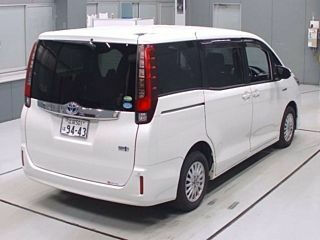 Toyota Noah 2014 года