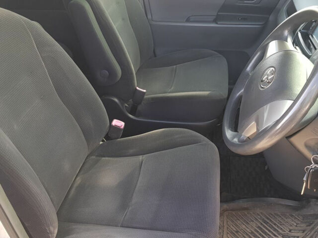 Toyota Noah 2009 року