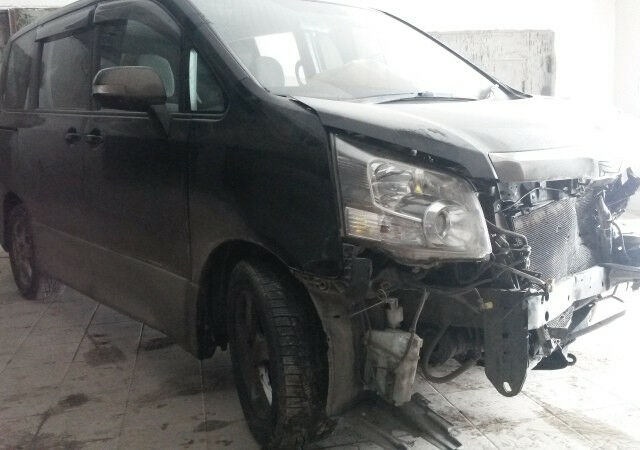 Toyota Noah 2008 року