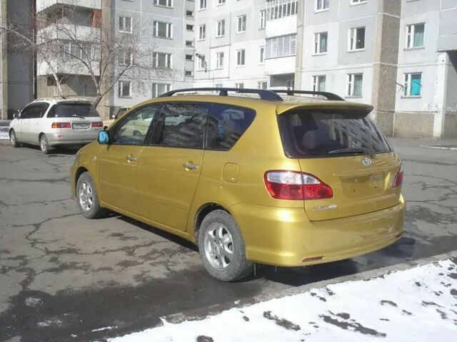 Toyota Picnic 2004 года