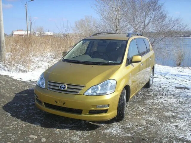 Toyota Picnic 2004 года