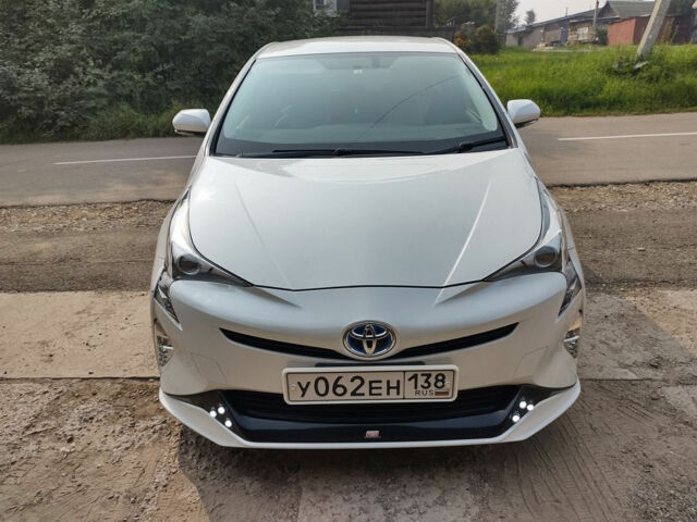 Toyota Prius 2016 года