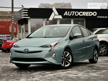 Toyota Prius 2018 года