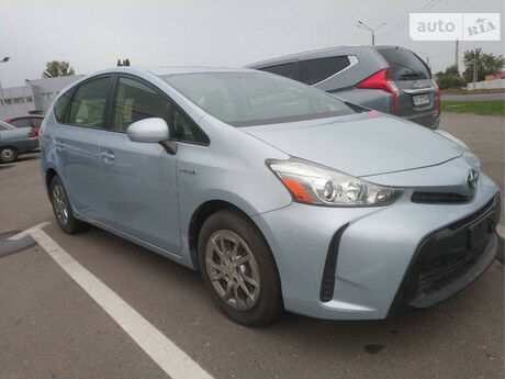 Тойота Приус 2014 года Toyota Prius 2014 года