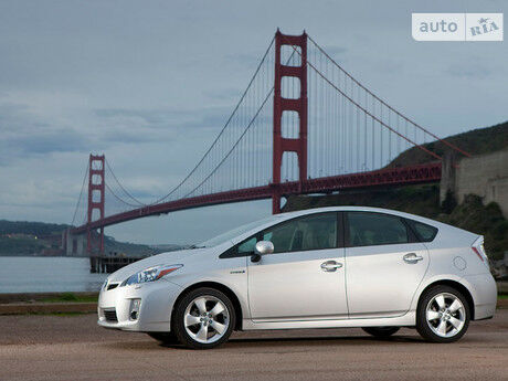 Тойота Приус 2005 года Toyota Prius 2005 года