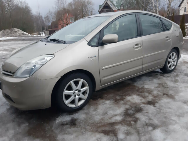 Тойота Приус 2009 года Toyota Prius 2009 года