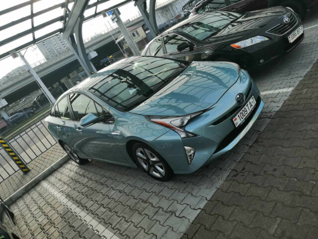 Toyota Prius 2018 года