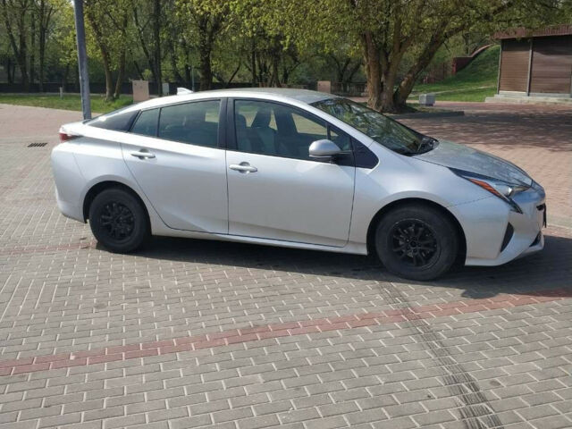 Toyota Prius 2016 року