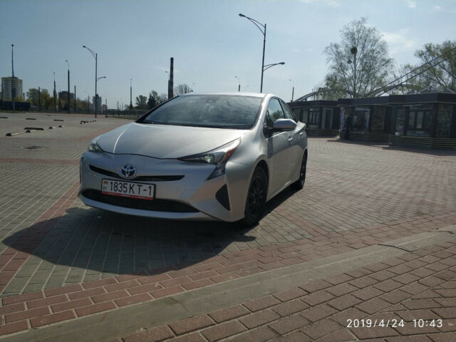 Toyota Prius 2016 року