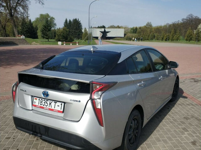 Toyota Prius 2016 року