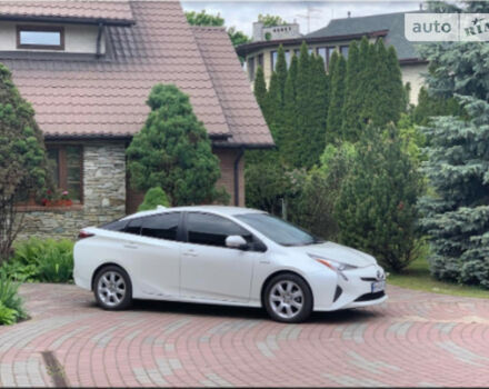 Фото на відгук з оцінкою 4.4   про авто Toyota Prius 2016 року випуску від автора “Вячеслав” з текстом: Намного лучше предыдущего кузова.динамичная, экономная, современная, надежная машина.очень приятн...